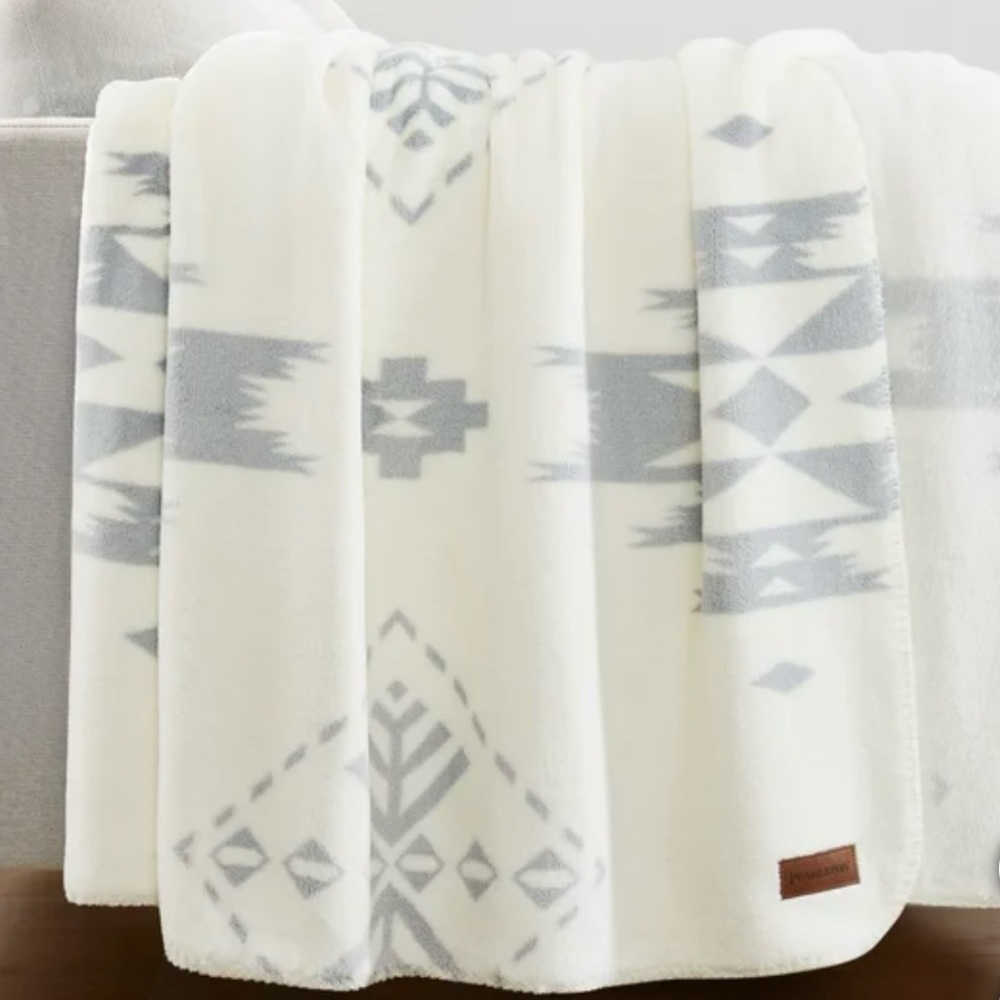 Pendleton Plush Throw